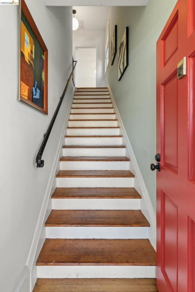 477 49th St, Oakland, CA 94609 Main Photo