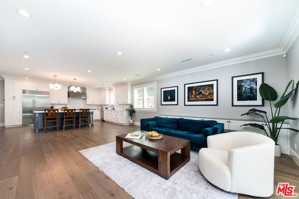 419 S Griffith Park Drive, Burbank, CA 91506 Main Photo