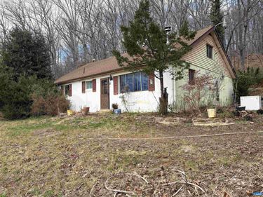 9450 JAMES RIVER RD , Shipman, VA 22971