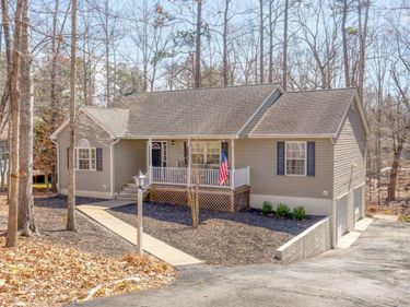 37 WEST LAKE FOREST DR, Palmyra, VA 22963