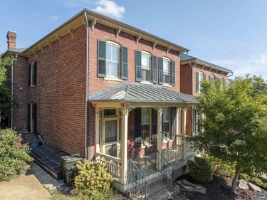 17 WASHINGTON ST N, Staunton, VA 24401