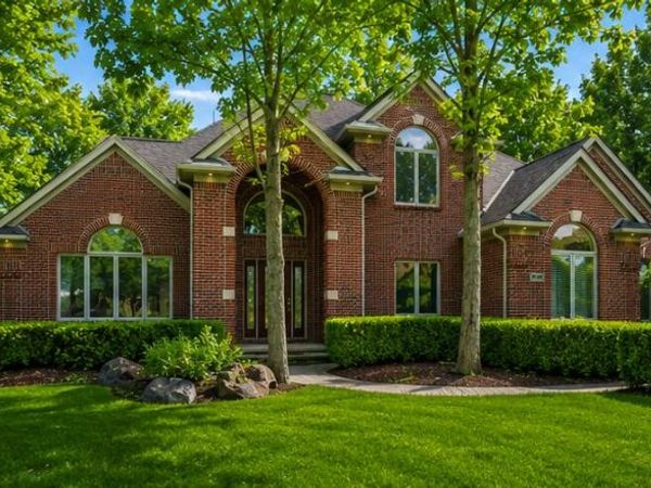 52018 Loon Court, Shelby Twp, MI 48315