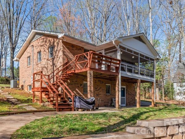 8032 Lakeview Drive, Denver, NC 28037