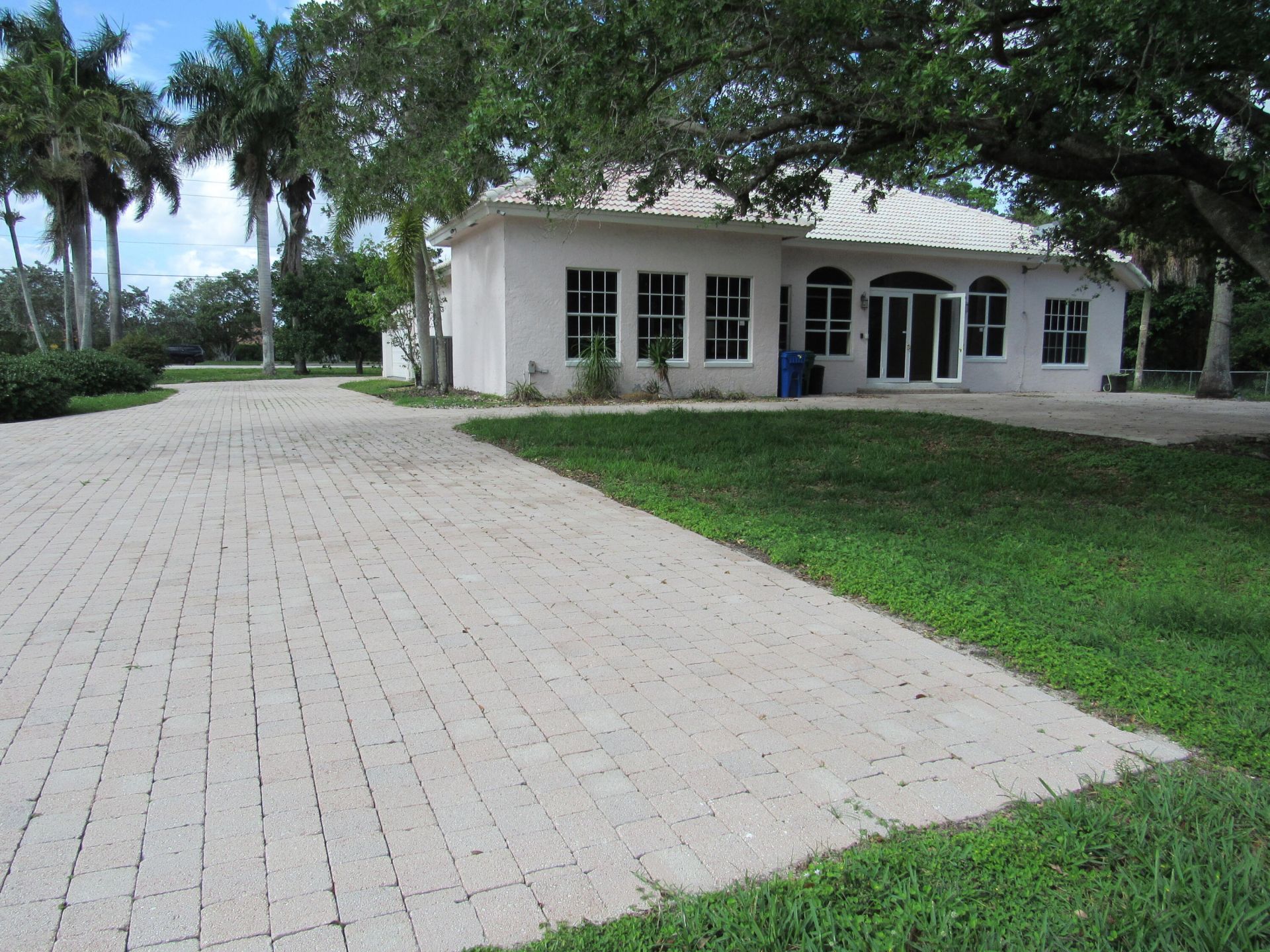 16730 Griffin Road, Southwest Ranches, FL 33331 Photo