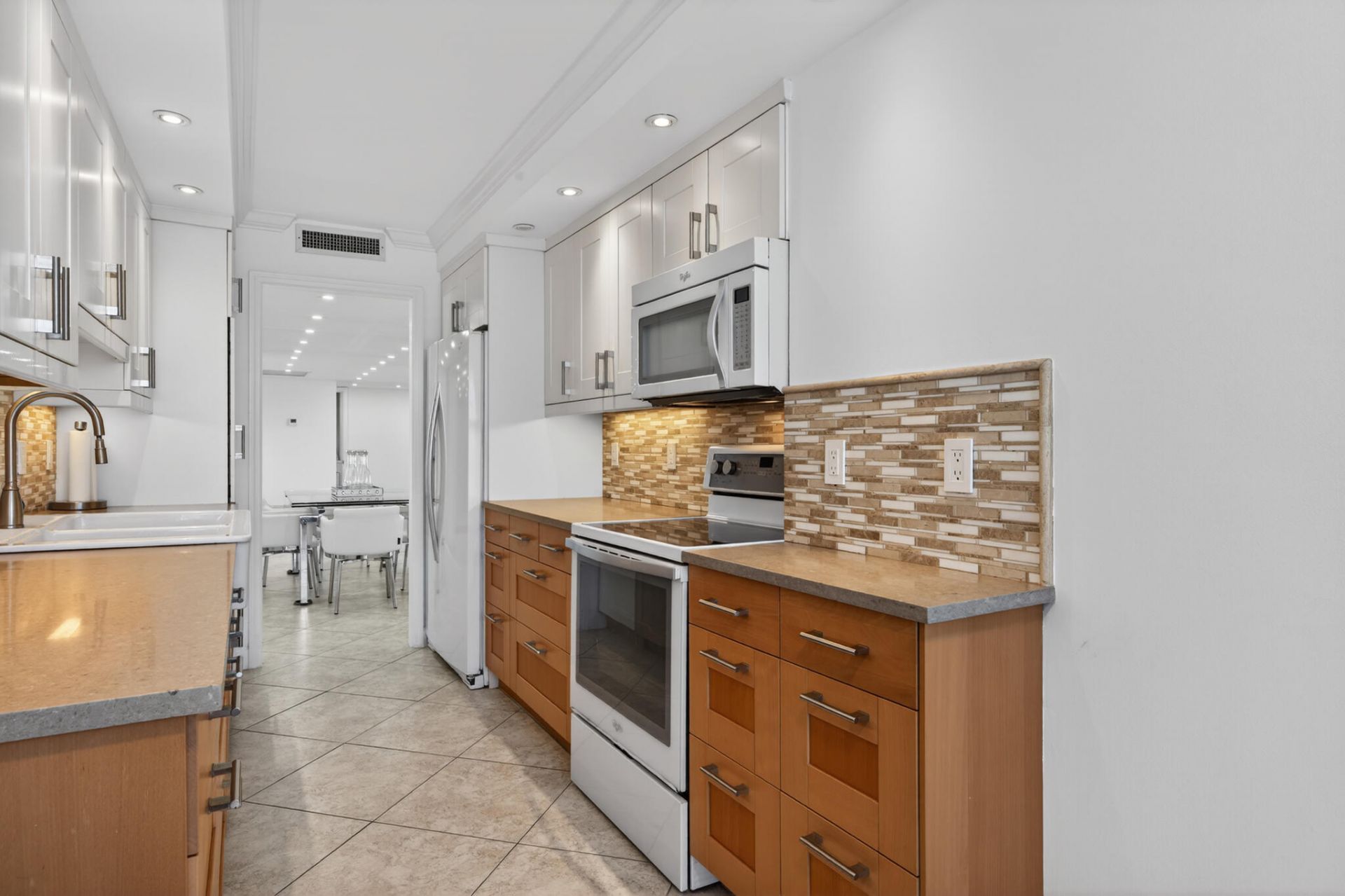 4200 N Ocean Drive, Unit 1-1101, Riviera Beach, FL 33404 Photo