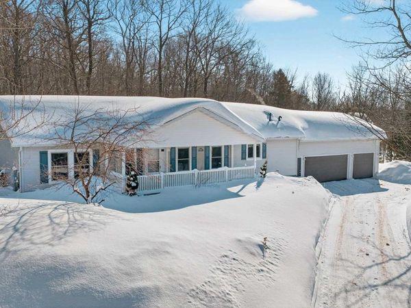 1028 Crestwood Drive, Hancock, MI 49930