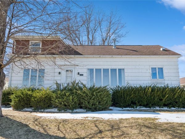 4306 F St, Amana, IA 52203