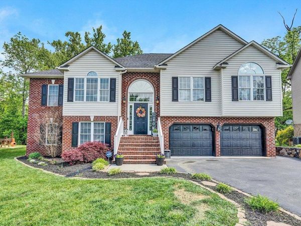1334 MILLER'S LANDING CIR, Roanoke, VA 24019