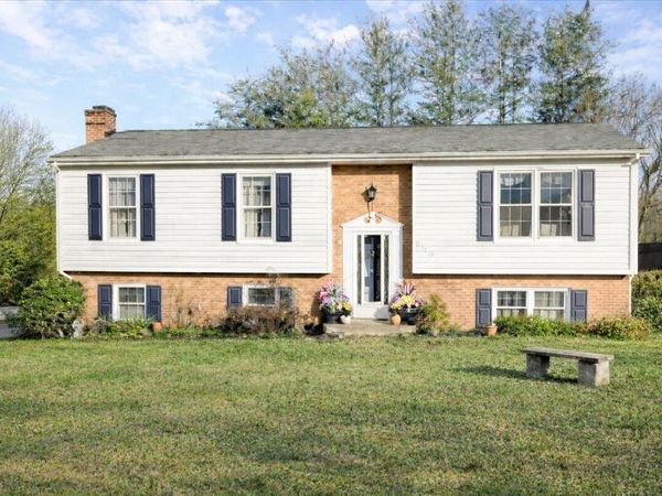 3634 Overbrook DR , Roanoke, VA 24018