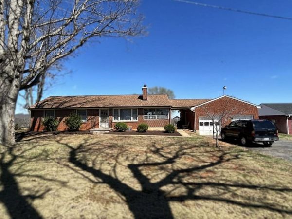 1084 Altice RD , Moneta, VA 24121