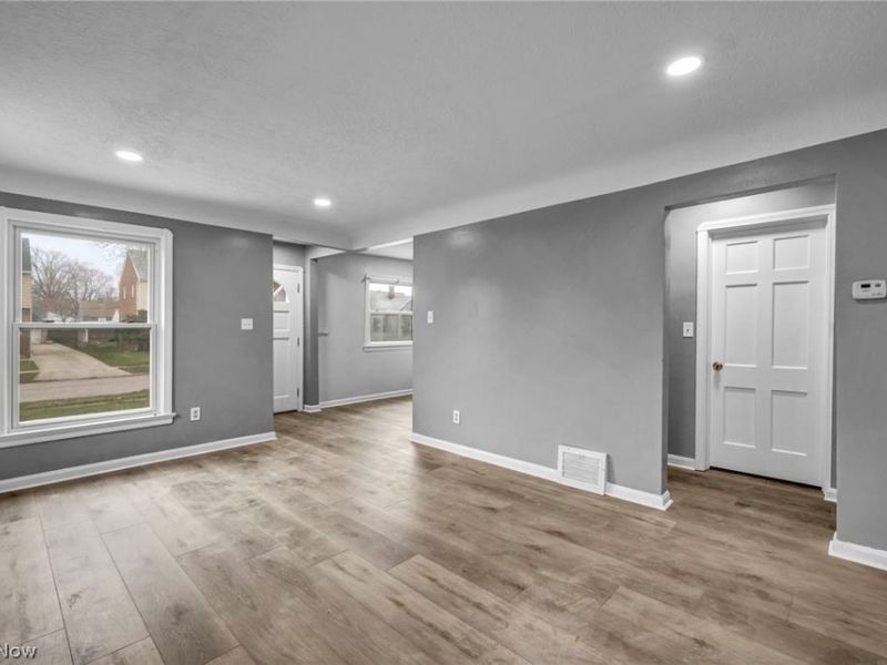 3202 Parklane Drive, Parma, OH 44134 Photo 4