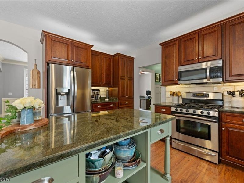 10960 Eden Park Drive, Chardon, OH 44024 Photo 13