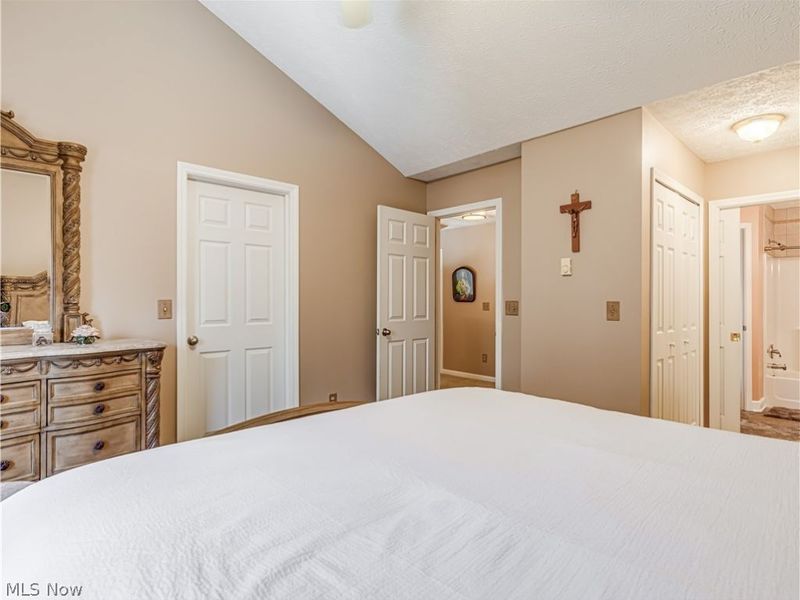 66 Falling Water Circle, Munroe Falls, OH 44262 Photo 17