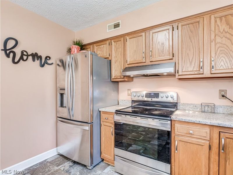 66 Falling Water Circle, Munroe Falls, OH 44262 Photo 7