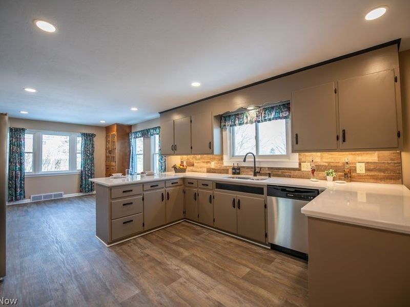 137 Noble Street W, East Canton, OH 44730 Photo 12