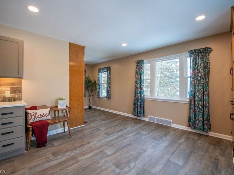 137 Noble Street W, East Canton, OH 44730 Photo 13