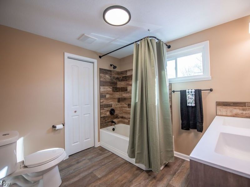 137 Noble Street W, East Canton, OH 44730 Photo 21