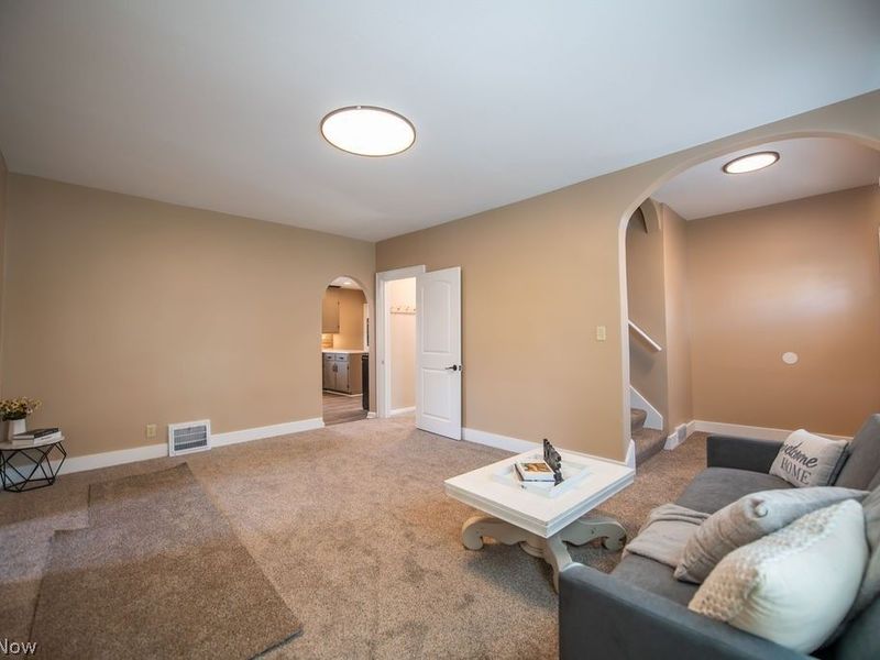 137 Noble Street W, East Canton, OH 44730 Photo 9