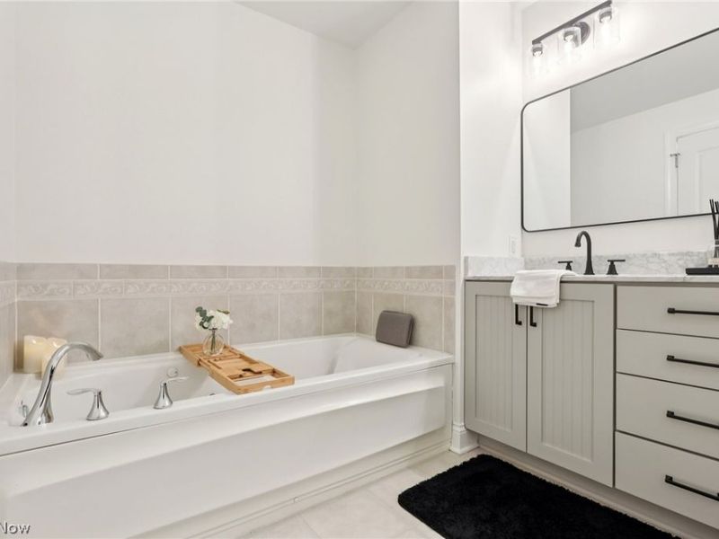 16800 Van Aken Boulevard, Unit 308, Shaker Heights, OH 44120 Photo 16