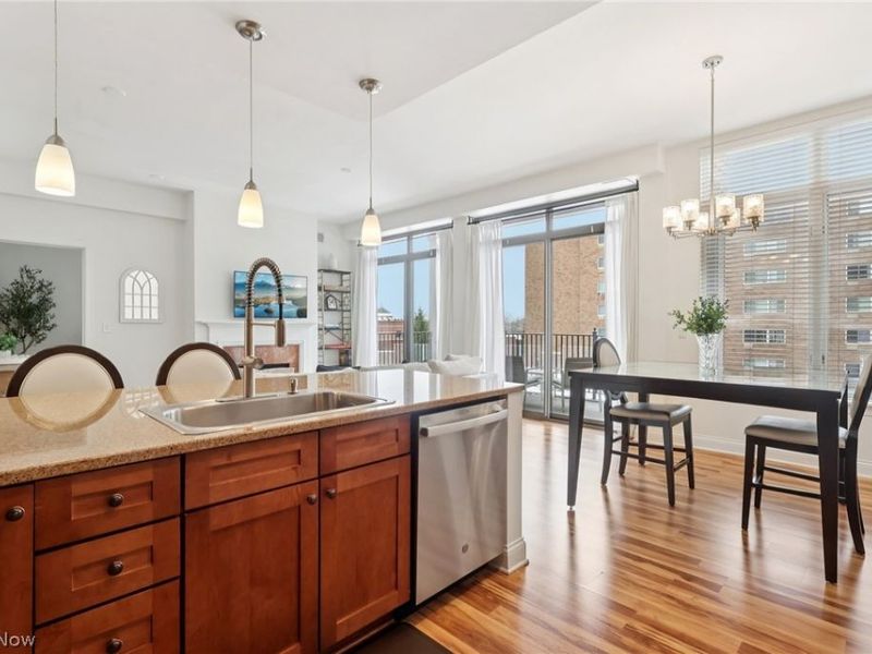 16800 Van Aken Boulevard, Unit 308, Shaker Heights, OH 44120 Photo 4