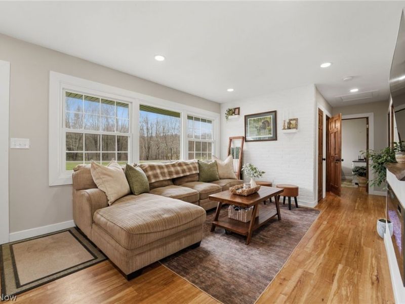 11790 Frost Road , Mantua, OH 44255 Photo 3