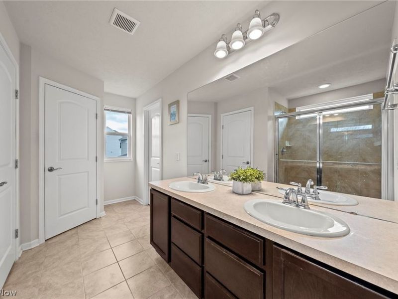 2039 Meadowood Boulevard, Twinsburg, OH 44087 Photo 23