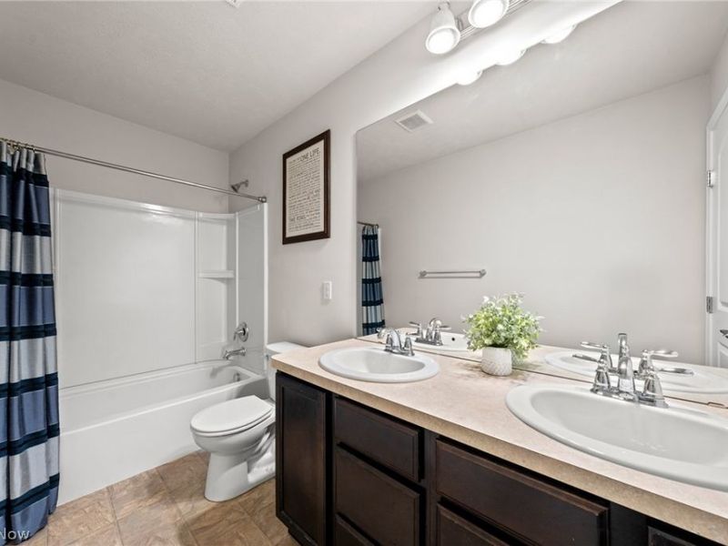 2039 Meadowood Boulevard, Twinsburg, OH 44087 Photo 29