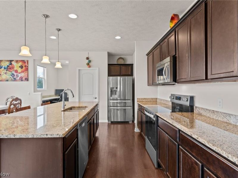 2039 Meadowood Boulevard, Twinsburg, OH 44087 Photo 3