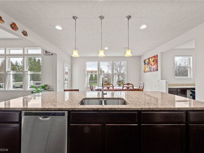 2039 Meadowood Boulevard, Twinsburg, OH 44087 Photo 4