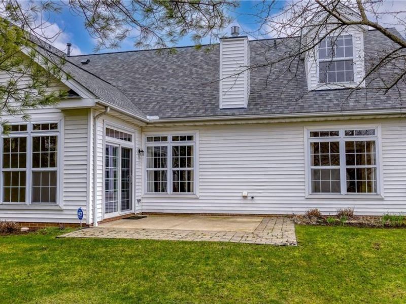 410 Rosebury Court, Mayfield Heights, OH 44124 Photo 2