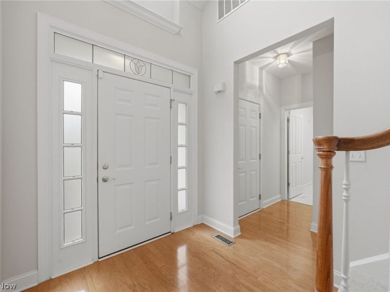 410 Rosebury Court, Mayfield Heights, OH 44124 Photo 3