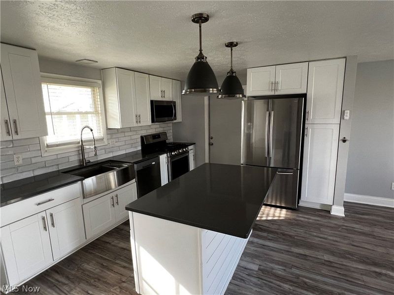 4048 Kenyon Avenue, Lorain, OH 44053 Photo 9