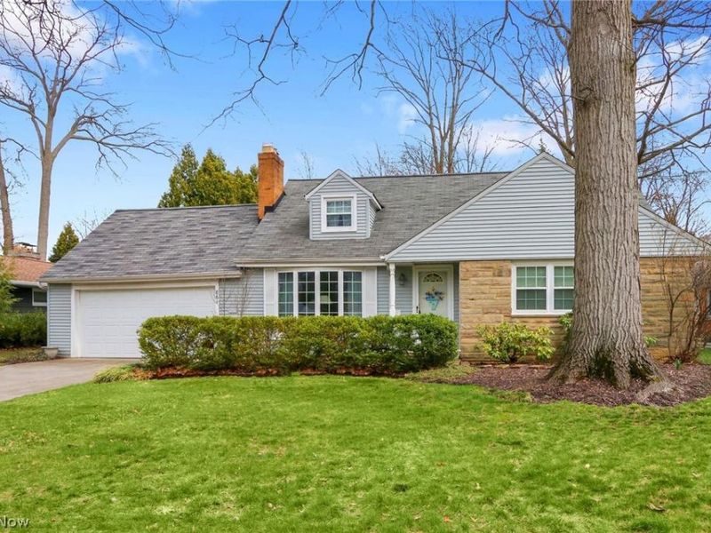 861 Orchard Park Drive, Rocky River, OH 44116 Photo 2