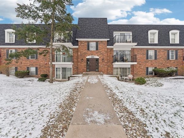 1900 King James Parkway , Unit 203, Westlake, OH 44145