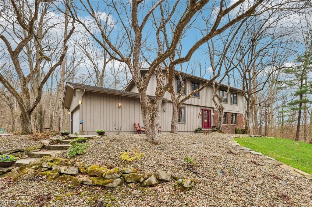 2430 Towpath Boulevard, Cuyahoga Falls, OH 44313