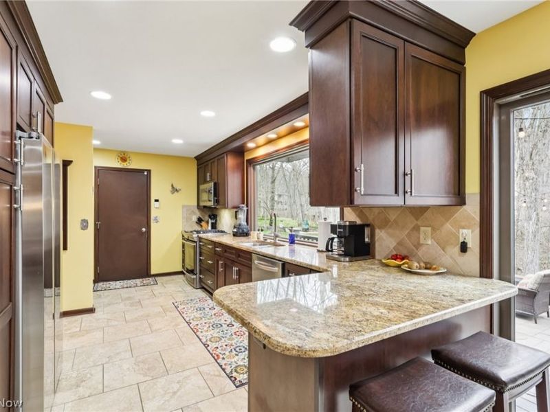 2430 Towpath Boulevard, Cuyahoga Falls, OH 44313 Photo 10