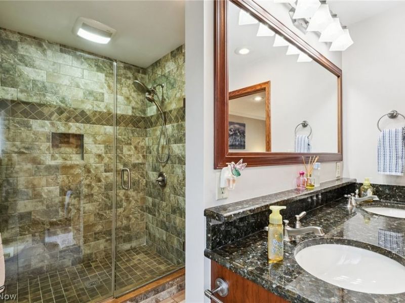 2430 Towpath Boulevard, Cuyahoga Falls, OH 44313 Photo 19