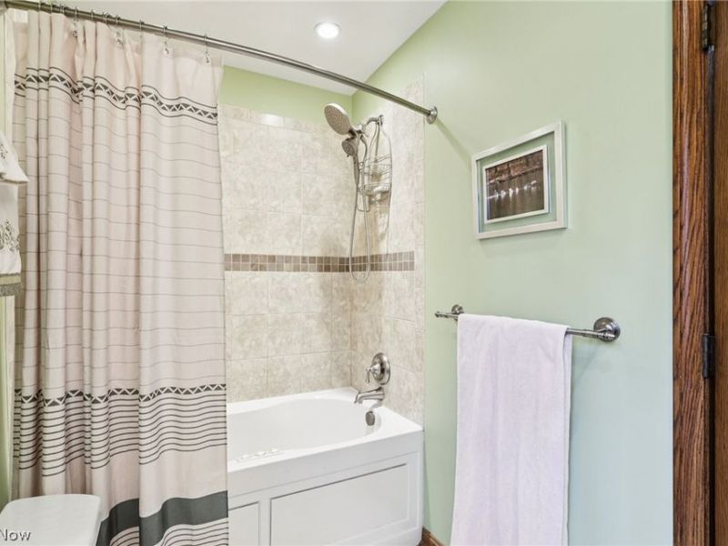 2430 Towpath Boulevard, Cuyahoga Falls, OH 44313 Photo 24