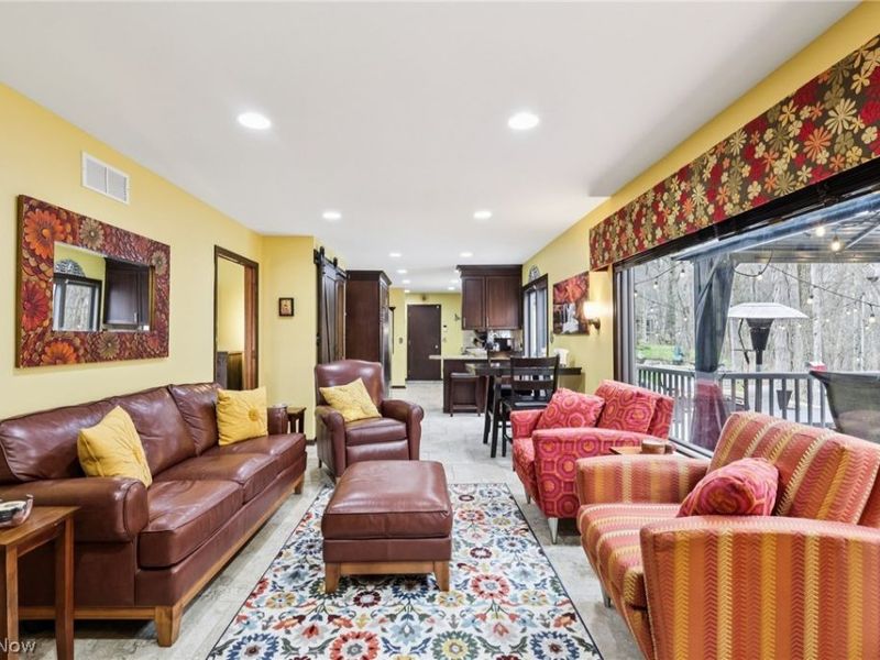 2430 Towpath Boulevard, Cuyahoga Falls, OH 44313 Photo 7