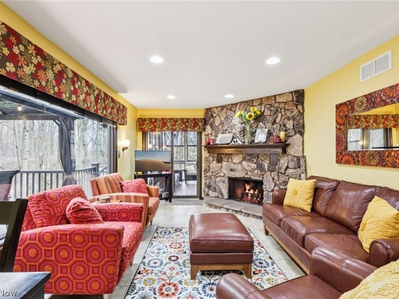 2430 Towpath Boulevard, Cuyahoga Falls, OH 44313 Photo 8