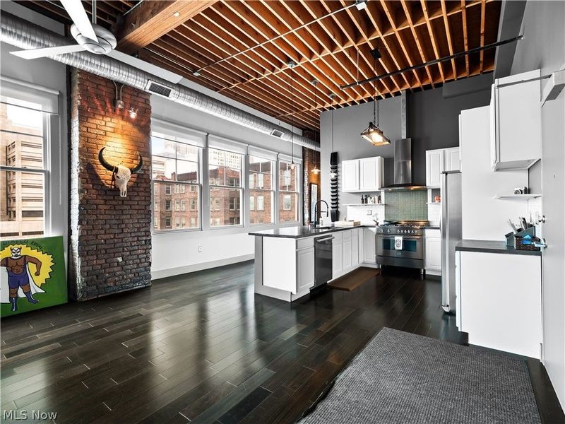 1260 W 4th Street, Unit 604, Cleveland, OH 44113 Photo 9