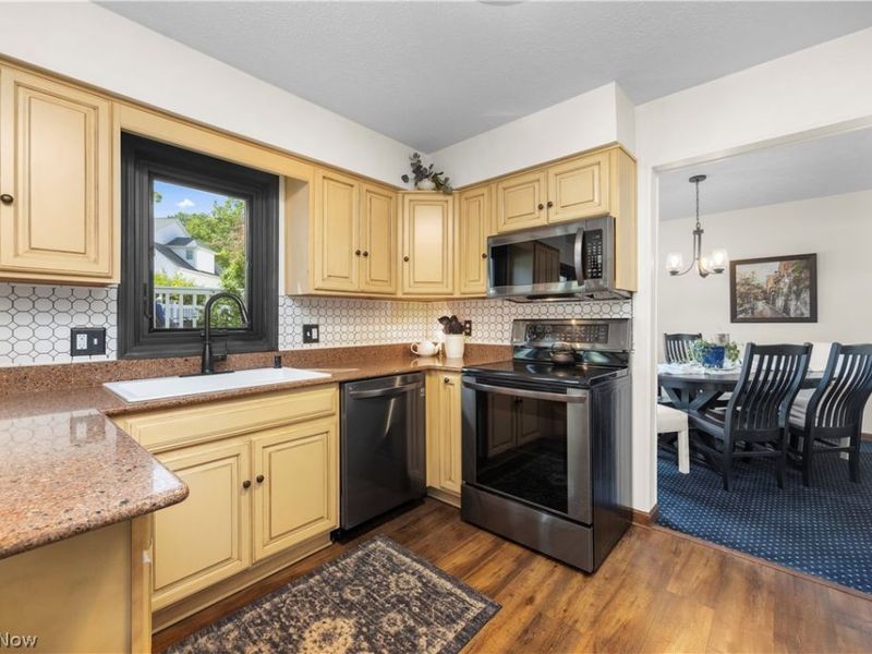 2630 Robinhood Drive, Lorain, OH 44053 Photo 13