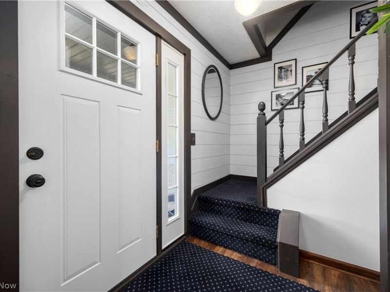 2630 Robinhood Drive, Lorain, OH 44053 Photo 2