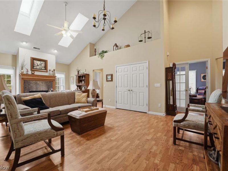 737 Elmwood Point, Aurora, OH 44202 Photo 4