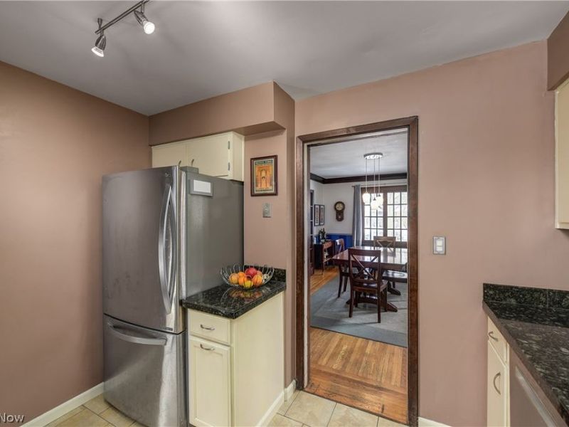 2192 Briarwood Road, Cleveland Heights, OH 44118 Photo 12