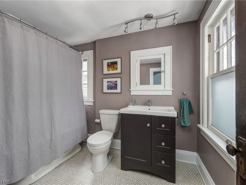 2192 Briarwood Road, Cleveland Heights, OH 44118 Photo 24