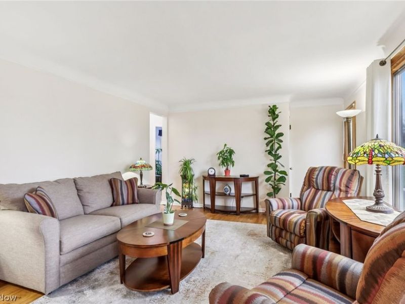 10860 Ronald Drive, Parma, OH 44130 Photo 10