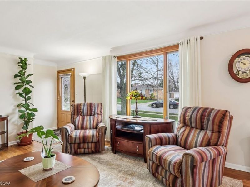 10860 Ronald Drive, Parma, OH 44130 Photo 12