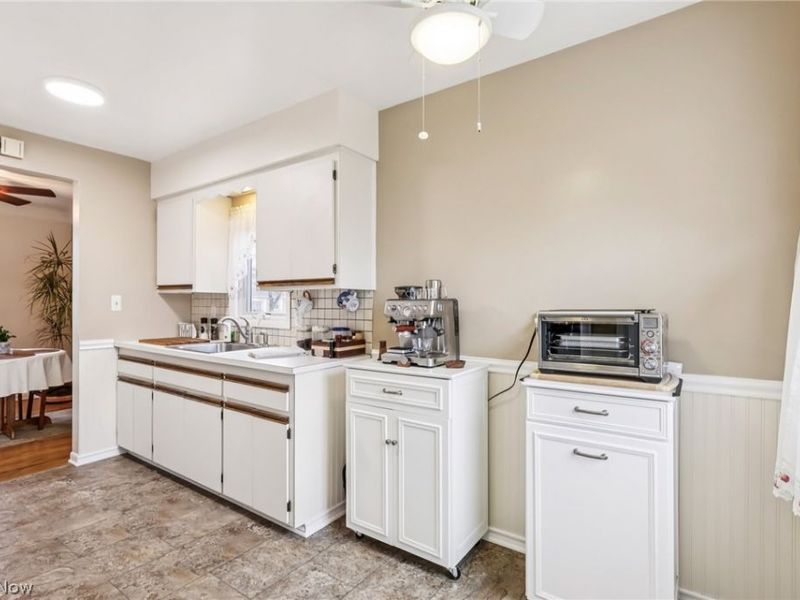 10860 Ronald Drive, Parma, OH 44130 Photo 18