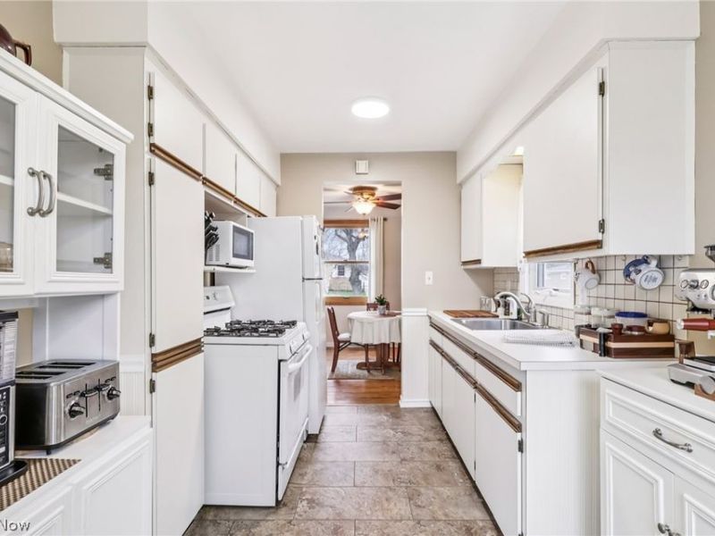 10860 Ronald Drive, Parma, OH 44130 Photo 19